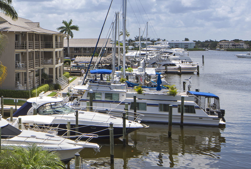 Cove Inn On Naples Bay Exterior photo