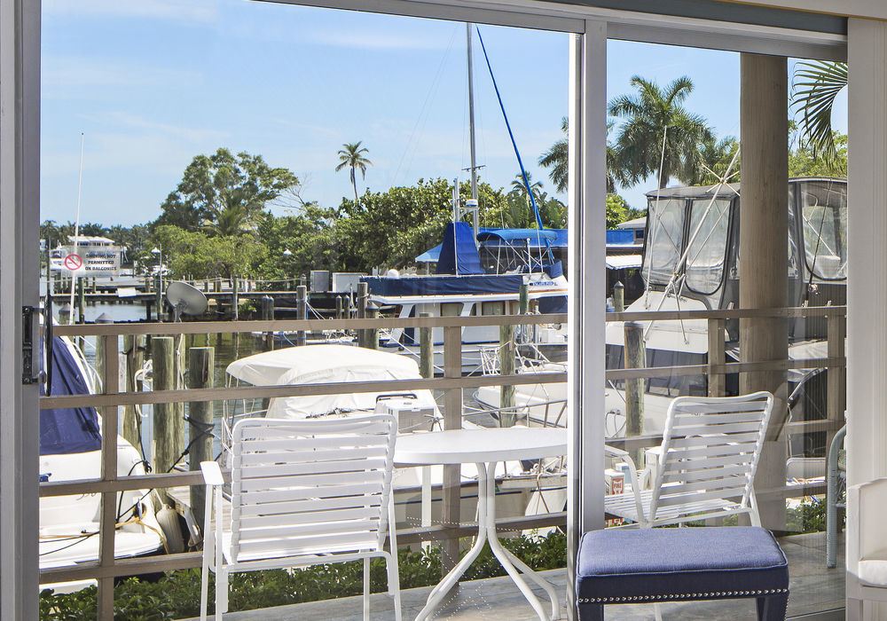 Cove Inn On Naples Bay Exterior photo