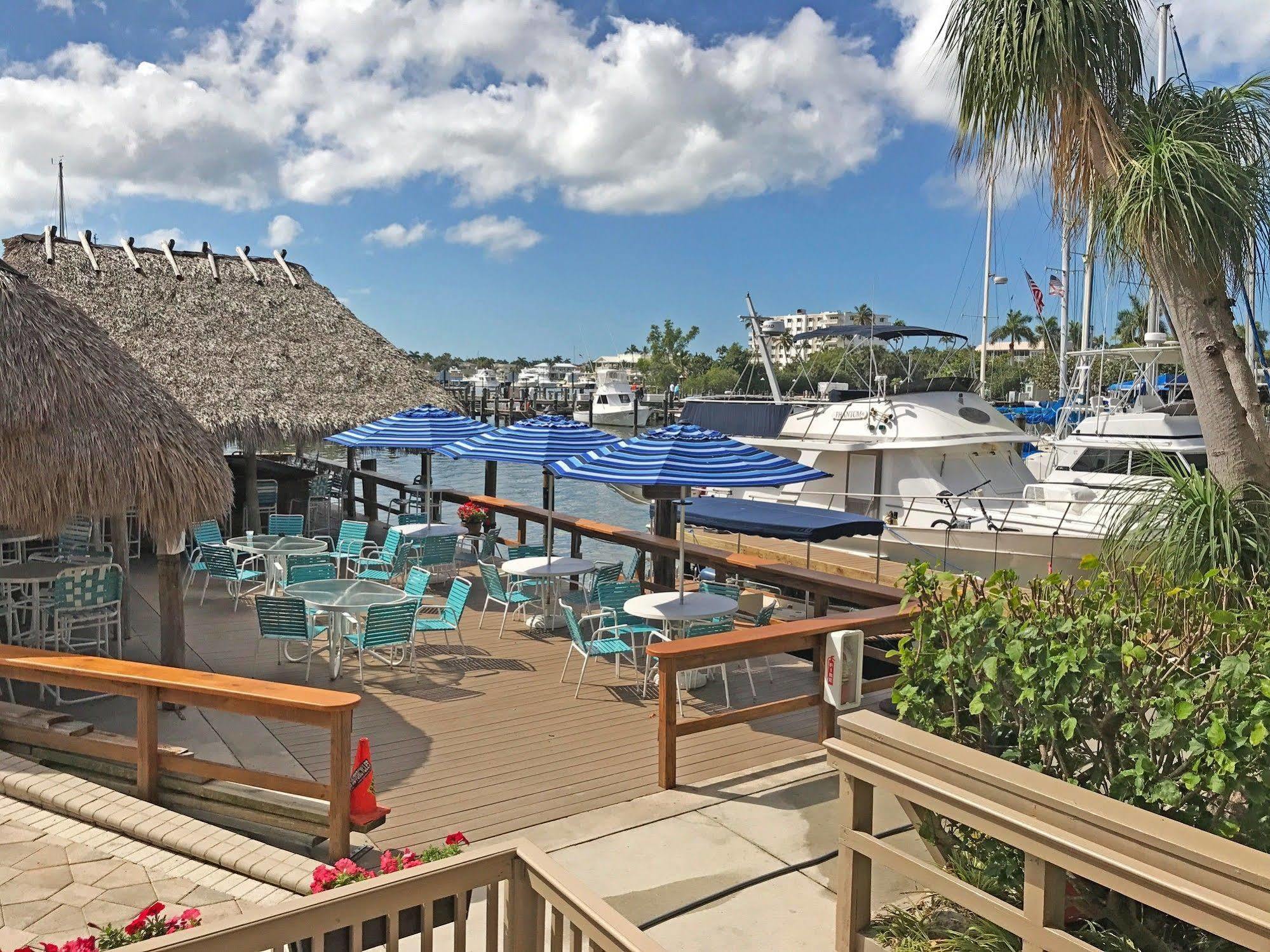 Cove Inn On Naples Bay Exterior photo