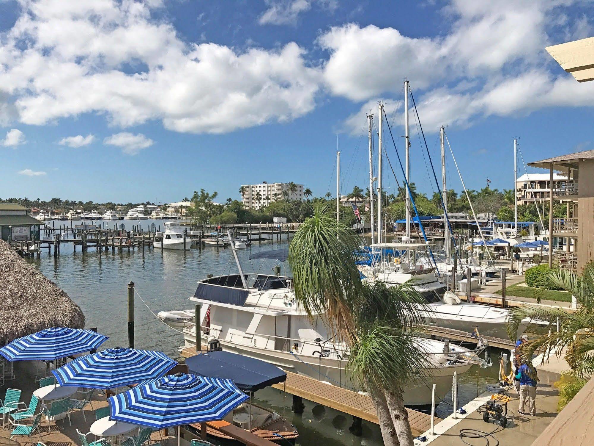 Cove Inn On Naples Bay Exterior photo