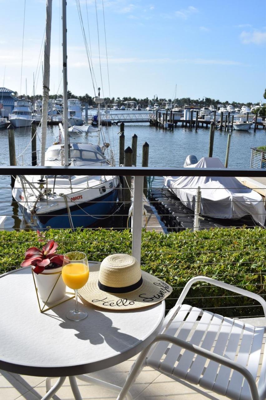 Cove Inn On Naples Bay Exterior photo