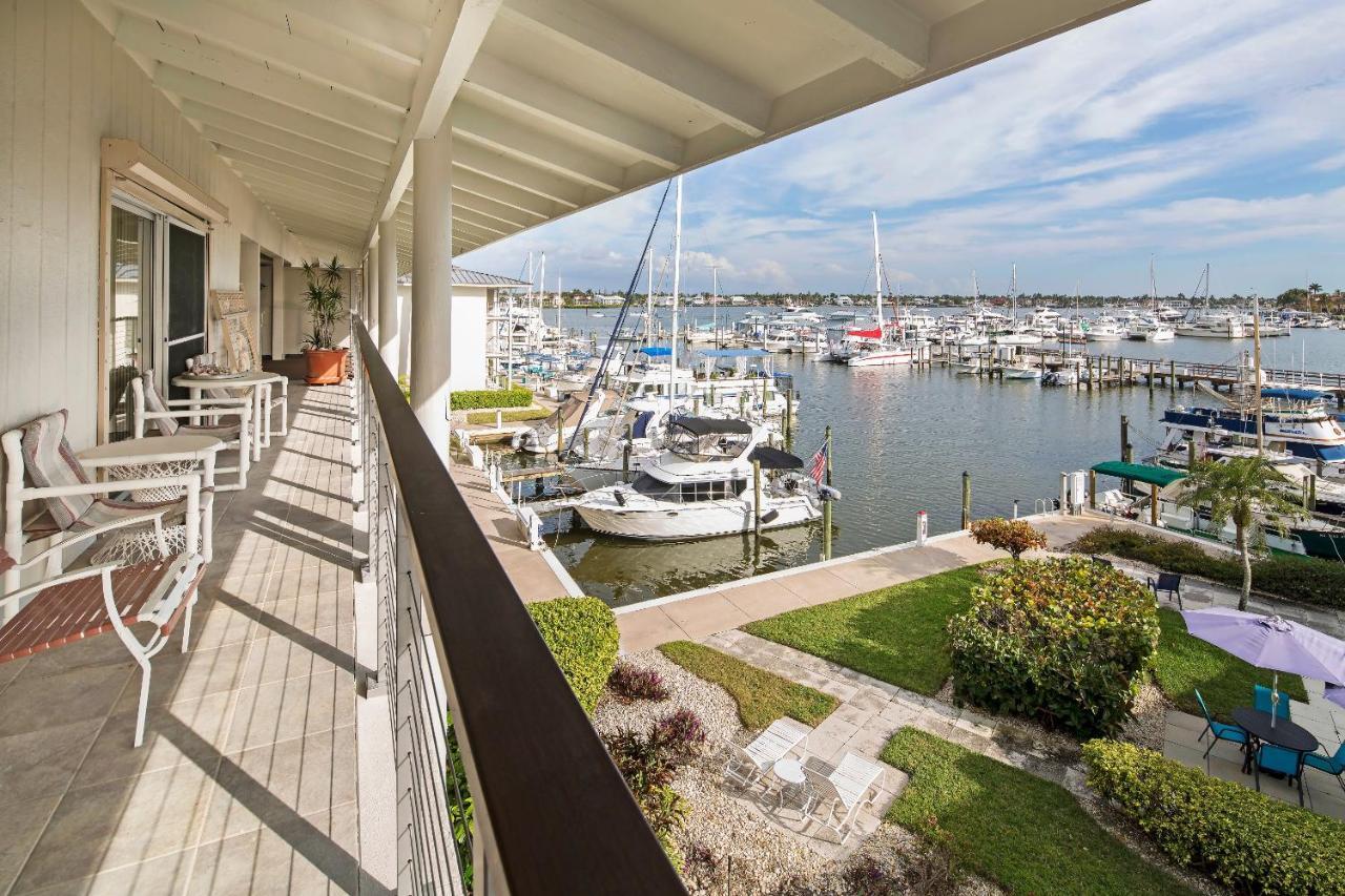 Cove Inn On Naples Bay Exterior photo